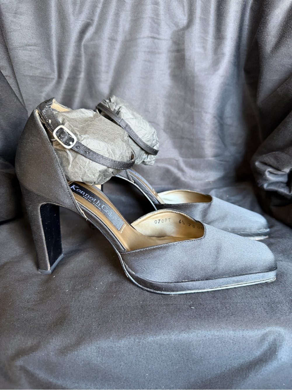 Kenneth Cole Black Satin Ankle-Strap Pump Size 6.5